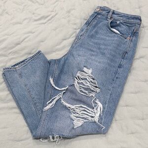 American Eagle Distressed Highest Rise Mom Jeans Size 12 Short